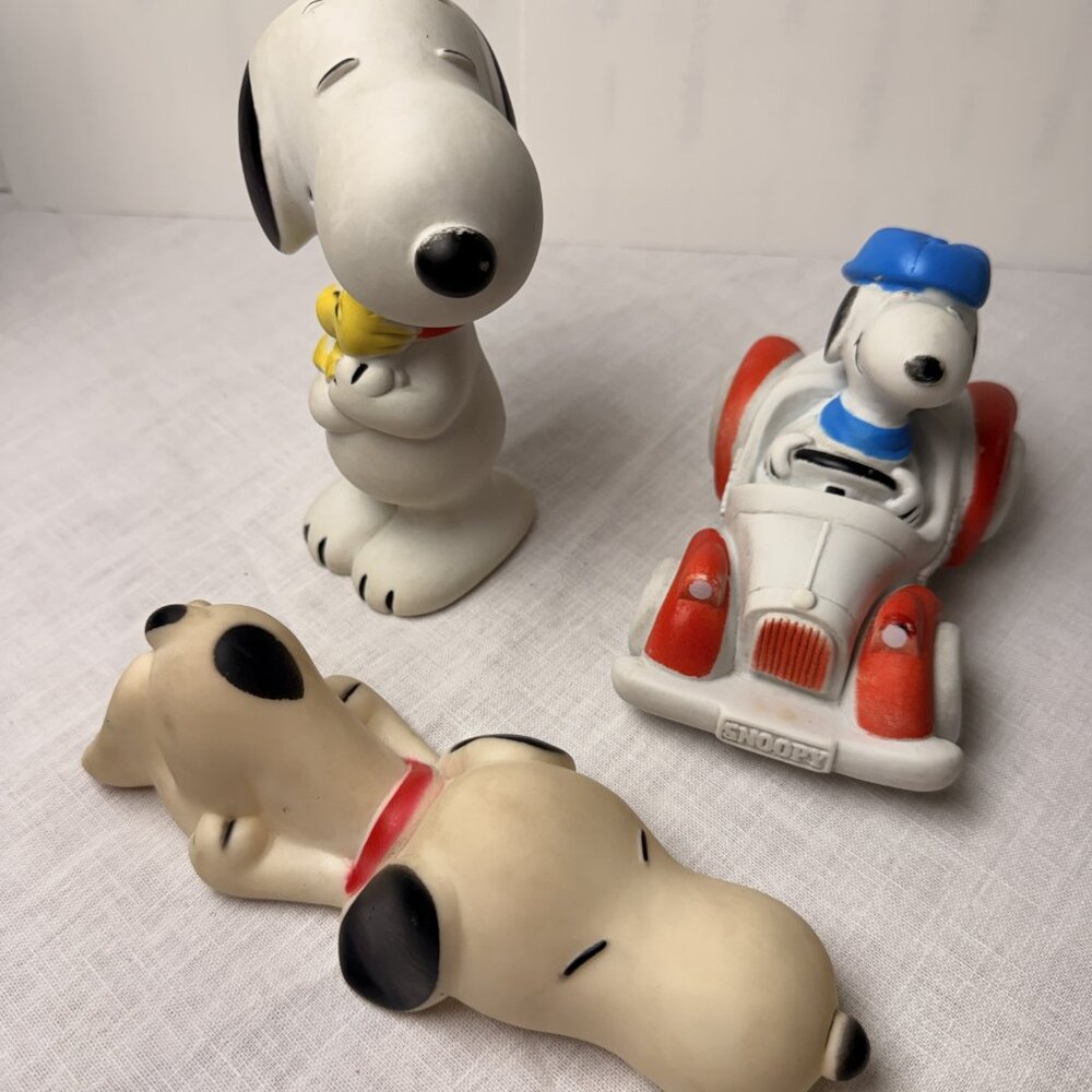 Lot of 3 Vintage Peanuts Snoopy Woodstock PEANUTS RUBBER PVC SQUEAK TOYS
